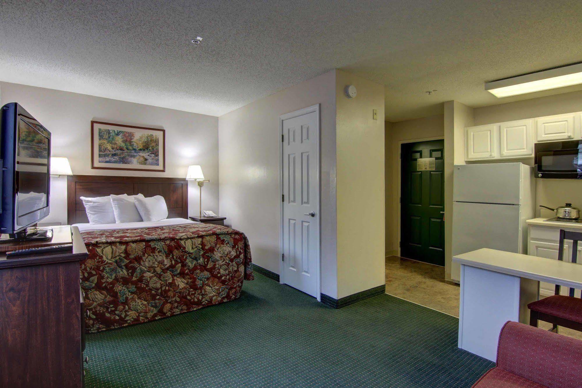Intown Suites Extended Stay Marietta Ga - Roswell Rd ภายนอก รูปภาพ
