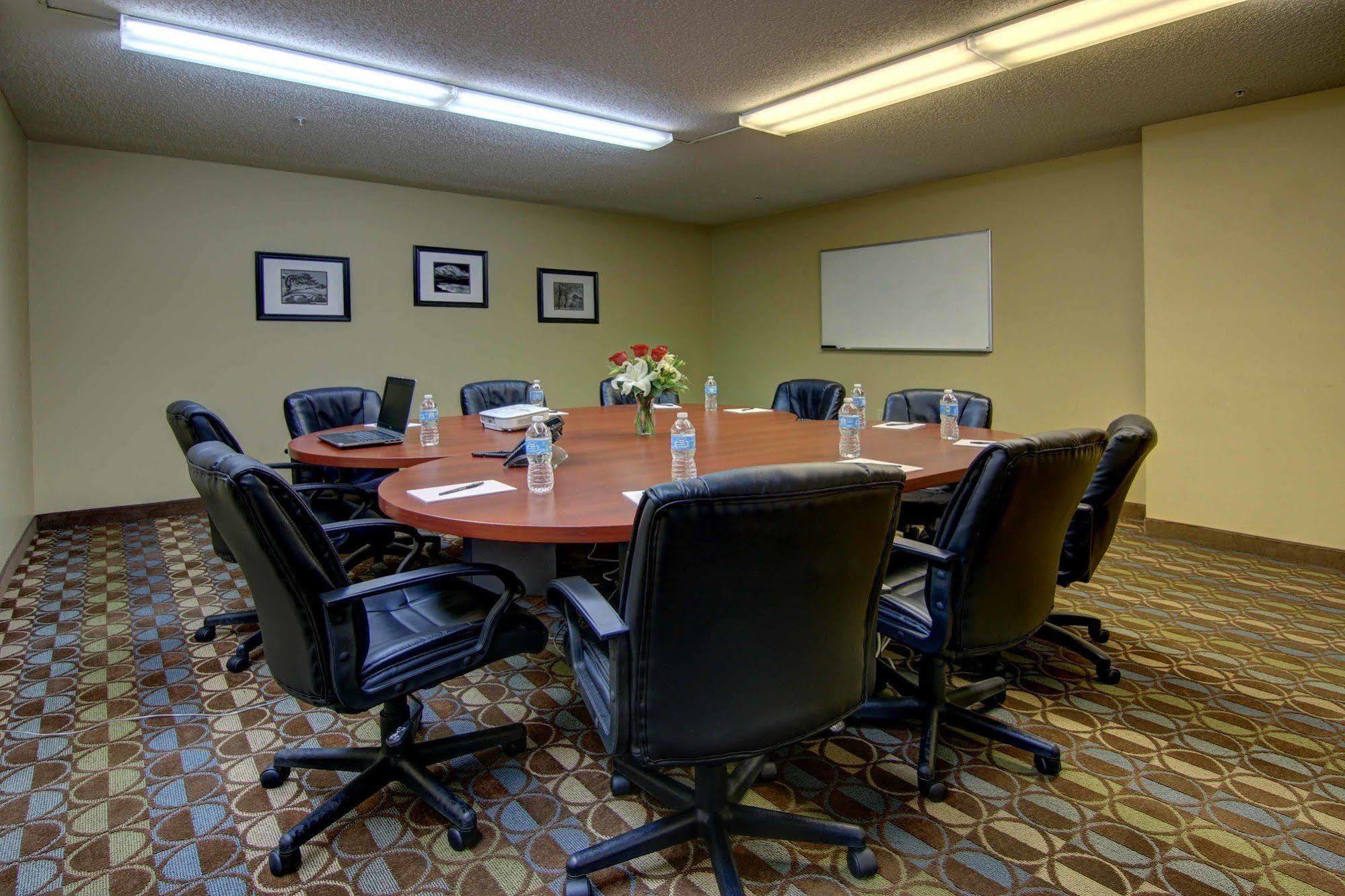 Intown Suites Extended Stay Marietta Ga - Roswell Rd ภายนอก รูปภาพ